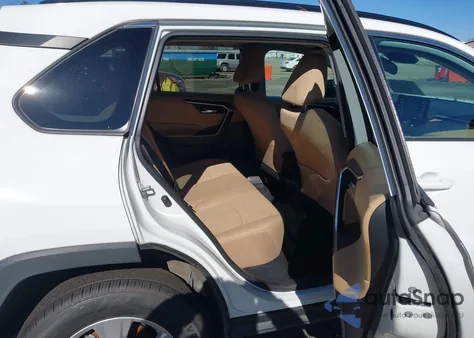 2021 Toyota Rav4 Xle z USA, uszkodzony, nr VIN 2T3W1RFV1MC160907